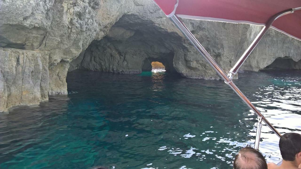Acquarium Tropea Acomodação com café da manhã Exterior foto