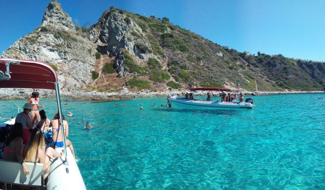 Acquarium Tropea Acomodação com café da manhã Exterior foto